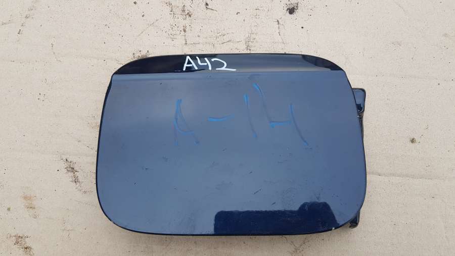 Лючок топливного бака